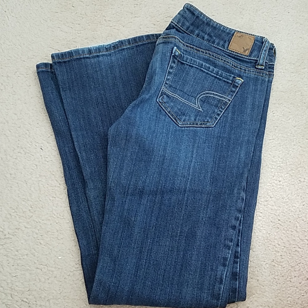 American Eagle boyfriend Jean's